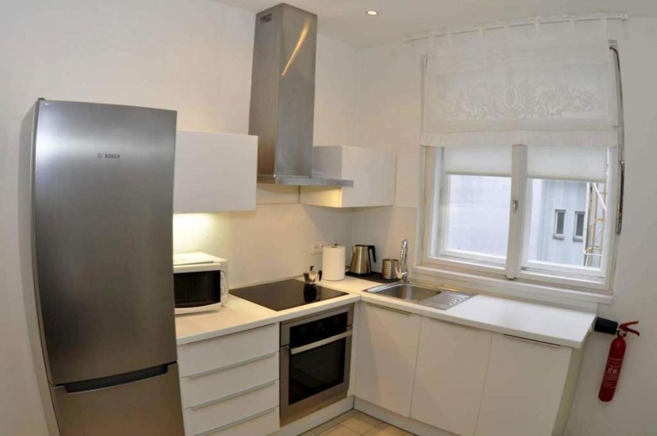 Apartman Old Centre - Rybarska Brana Братислава Экстерьер фото